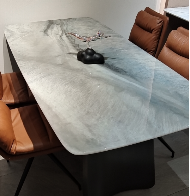 Table 4 dining table