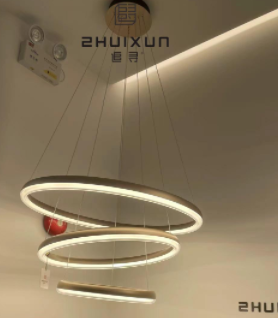 4033100043669 Chandeliers